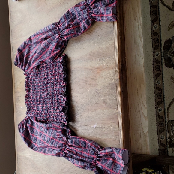 Crop top - Picture 1 of 4